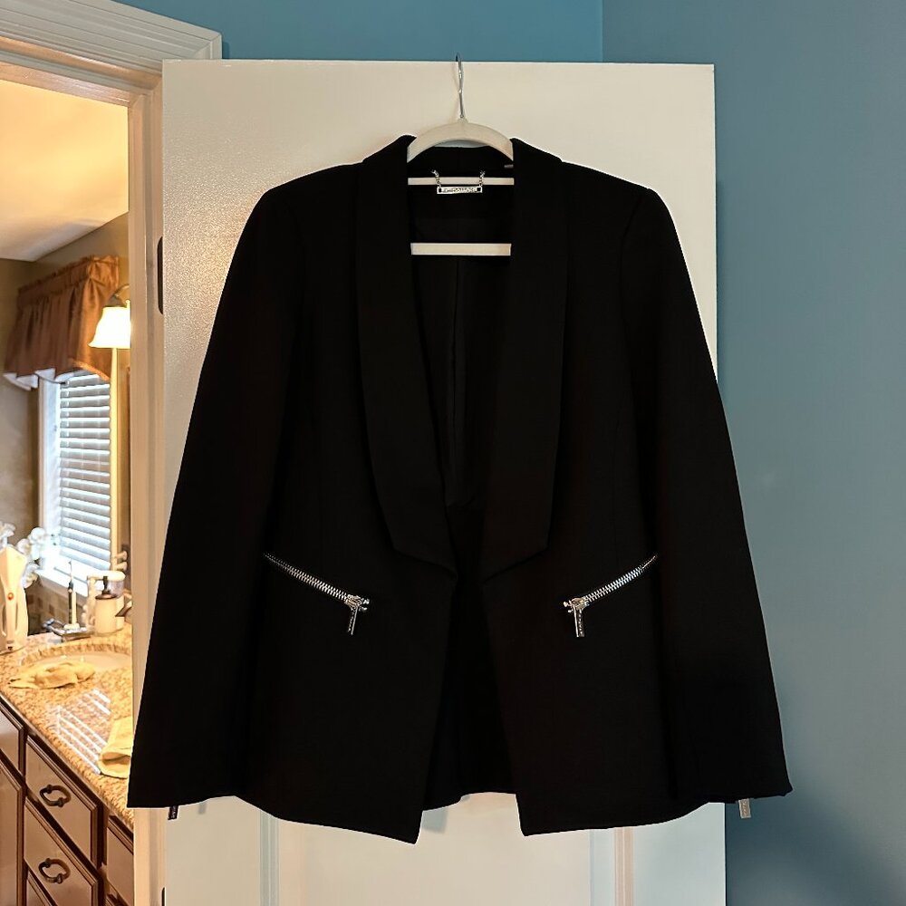 NWOT T Tahari Black Blazer with Silver Zippers 6